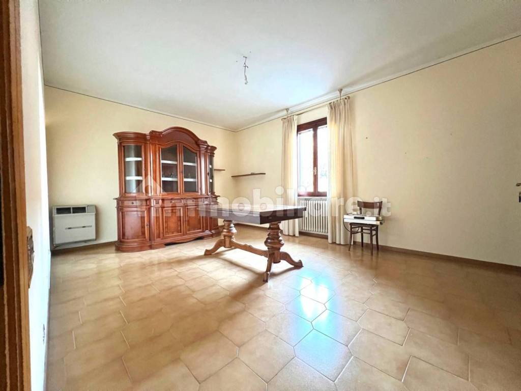 casa indipendente in vendita a Baiso in zona Villa