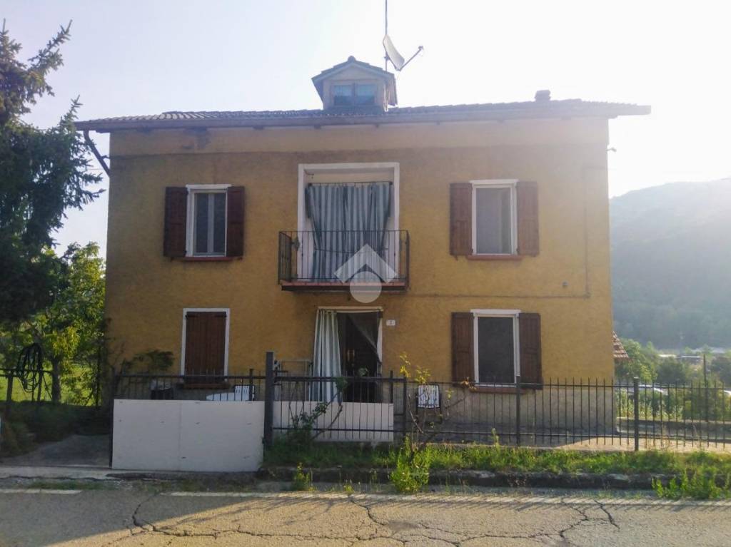 casa indipendente in vendita a Baiso