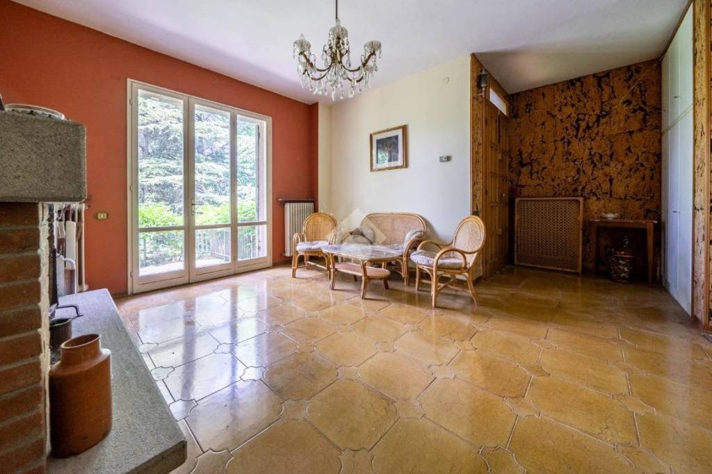 casa indipendente in vendita a Baiso