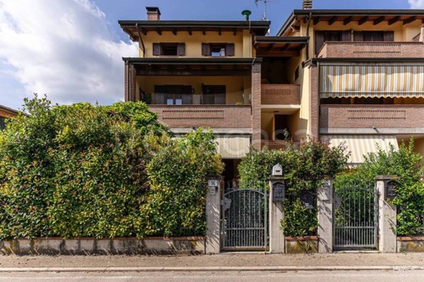 appartamento in vendita a Baiso in zona Borgo Visignolo