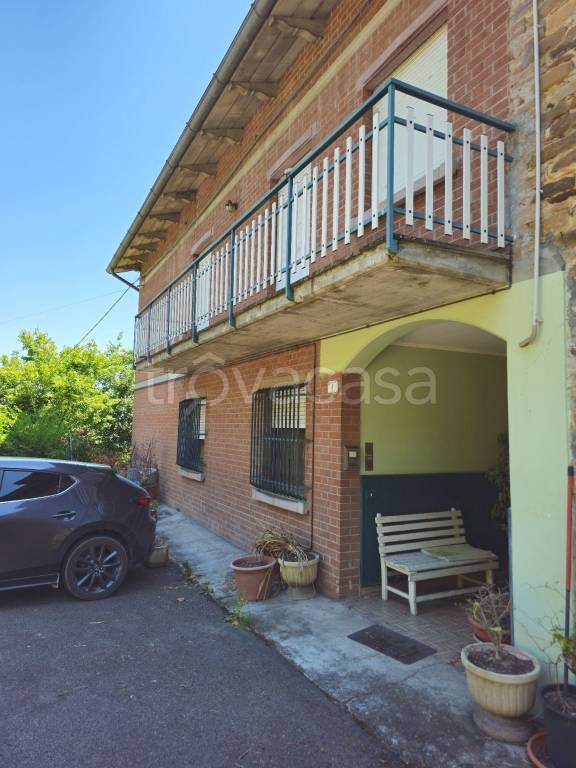 appartamento in vendita a Baiso in zona Fontanella