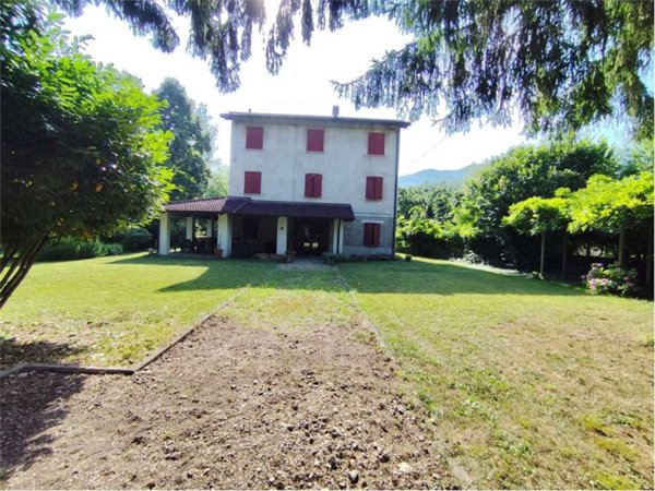 casa indipendente in vendita a Baiso