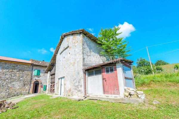 casa indipendente in vendita a Baiso in zona Casale