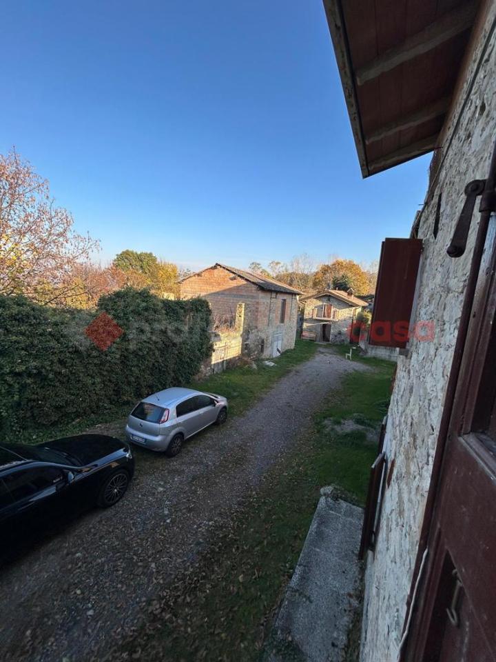 casa indipendente in vendita a Baiso in zona Villa