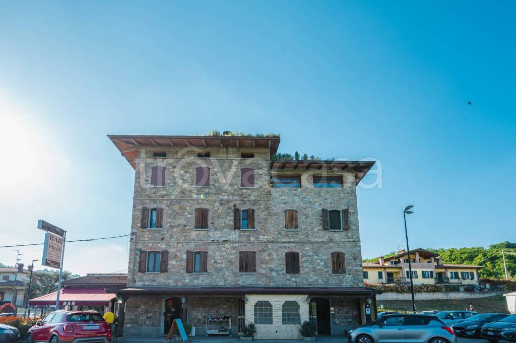 appartamento in vendita a Baiso in zona Muraglione