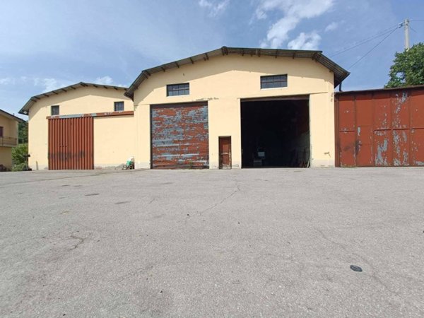 locale commerciale in vendita a Baiso