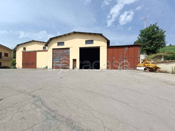 locale commerciale in vendita a Baiso