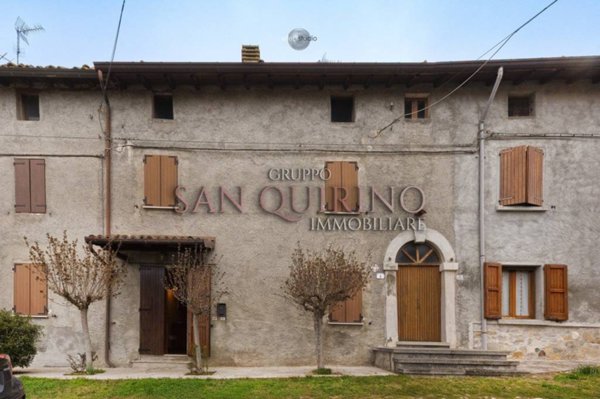 appartamento in vendita a Baiso in zona Villa