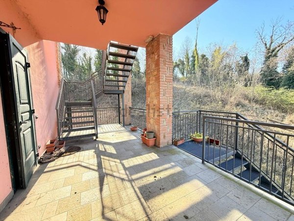 pentavano in vendita a Baiso