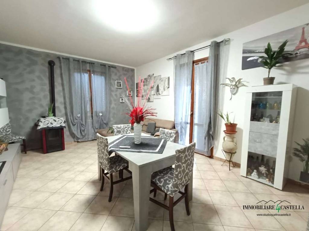 casa indipendente in vendita a Baiso