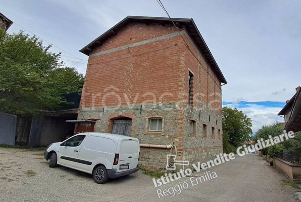 casa indipendente in vendita a Baiso in zona Corciolano
