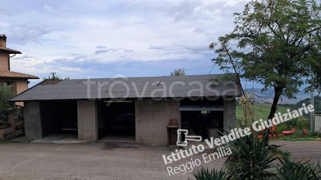appartamento in vendita a Baiso in zona Corciolano