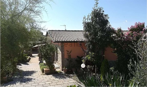 casa indipendente in vendita a Baiso in zona Villa