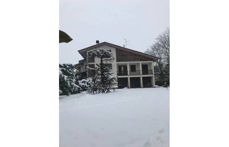casa indipendente in vendita a Baiso in zona Castelvecchio