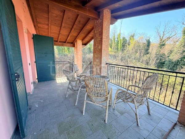 casa indipendente in vendita a Baiso in zona Villa