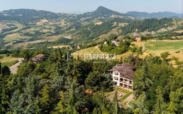 appartamento in vendita a Baiso in zona Villa