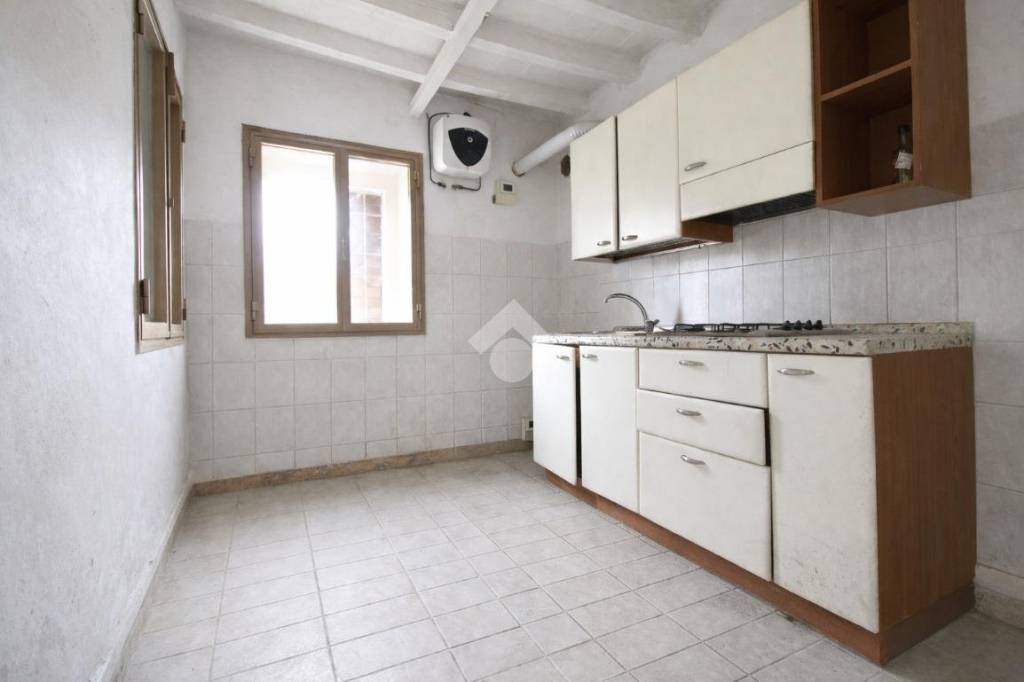 casa indipendente in vendita a Baiso in zona Villa