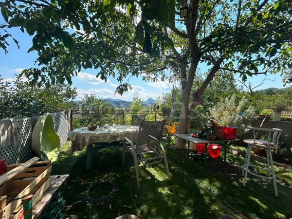 casa indipendente in vendita a Baiso