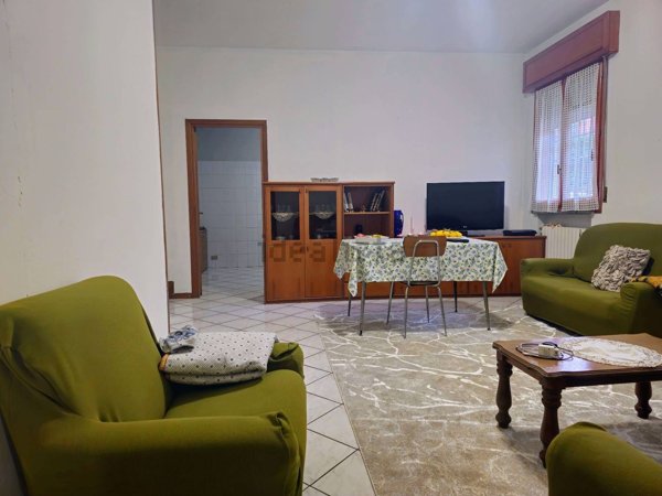 appartamento in vendita a Baiso in zona Montipò