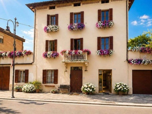 casa indipendente in vendita a Baiso in zona Montipò