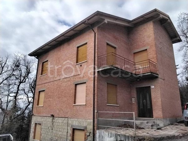 appartamento in vendita a Baiso in zona Montipò