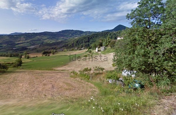 terreno in vendita a Baiso in zona Montipò