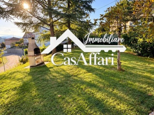 casa indipendente in vendita a Baiso in zona Villa