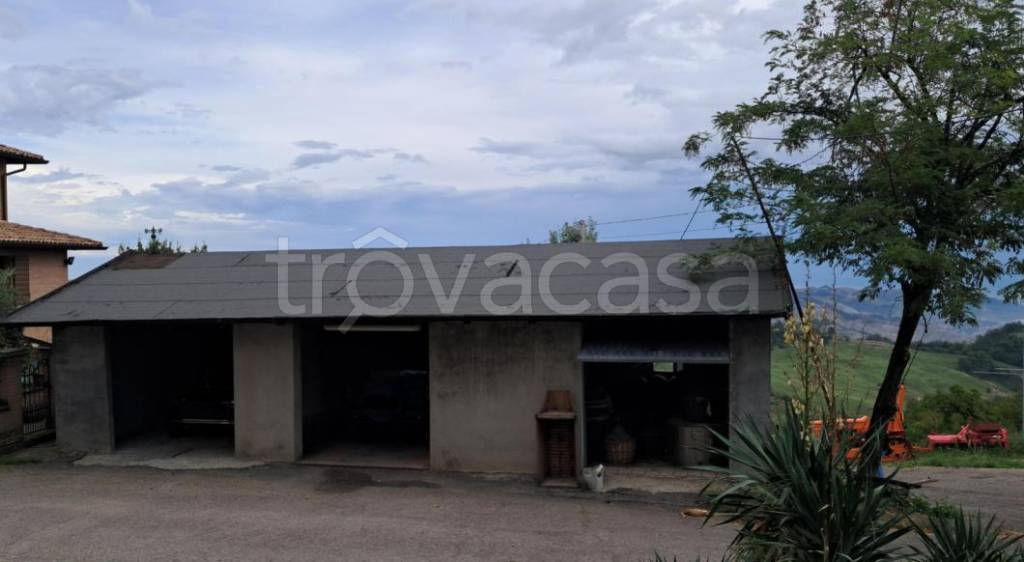 ufficio in vendita a Baiso in zona Corciolano