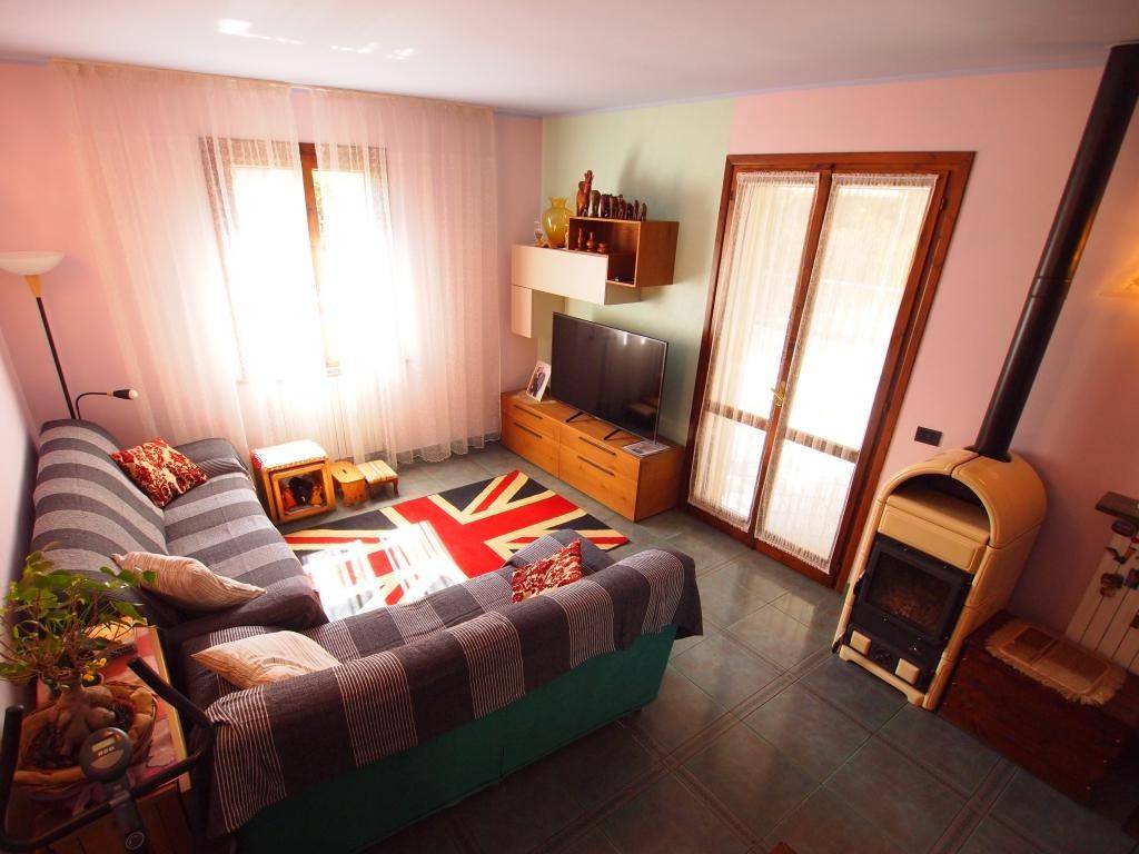 casa indipendente in vendita a Bibbiano