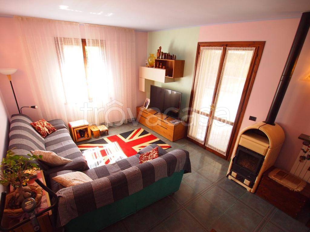 casa indipendente in vendita a Bibbiano