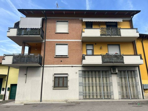 negozio in vendita a Bibbiano in zona Ghiardo