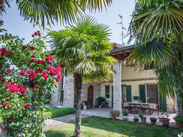 casa indipendente in vendita a Bibbiano