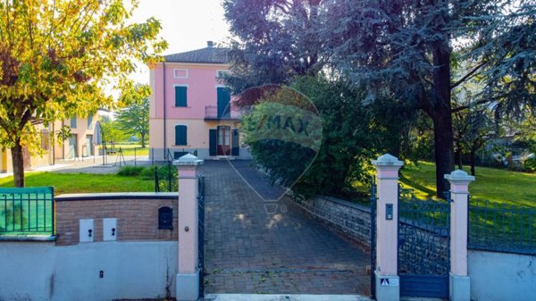 casa indipendente in vendita a Bibbiano in zona Barco
