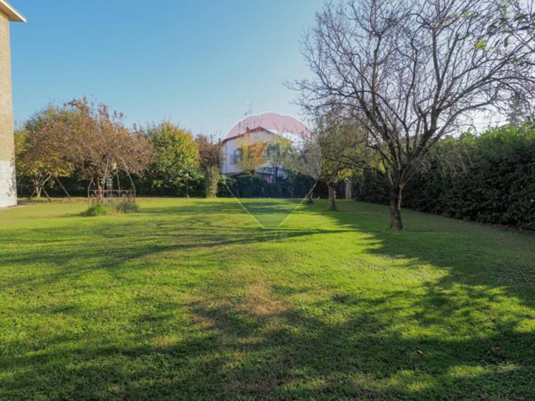 casa indipendente in vendita a Bibbiano