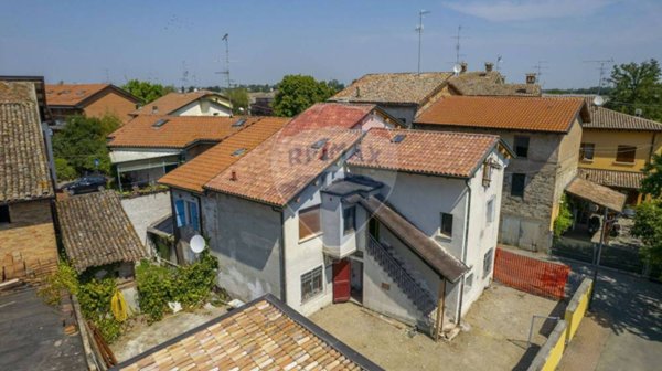 casa indipendente in vendita a Bibbiano