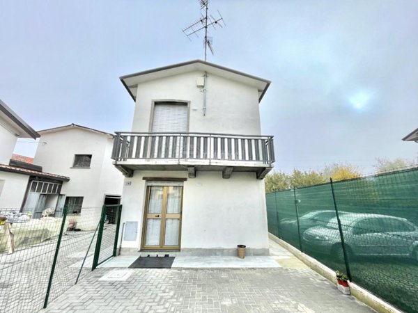 casa indipendente in vendita a Bibbiano