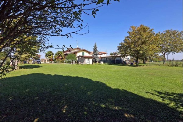 casa indipendente in vendita a Bibbiano