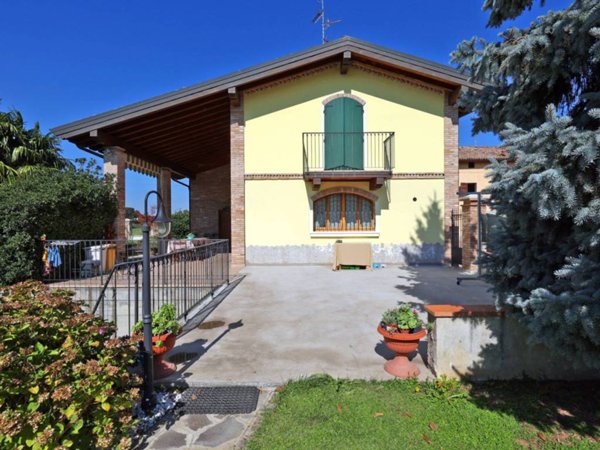 casa indipendente in vendita a Bibbiano