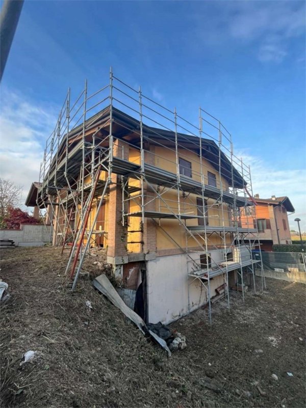 casa indipendente in vendita a Bibbiano
