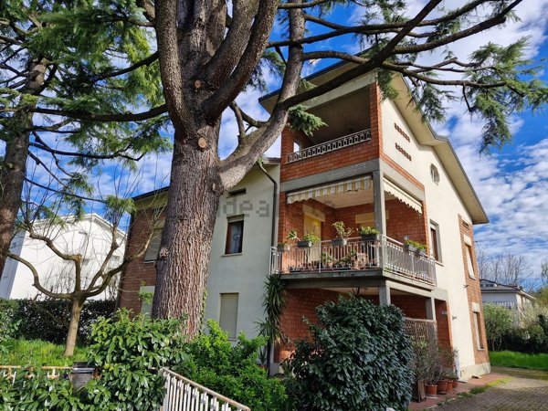 casa indipendente in vendita a Bibbiano in zona Barco