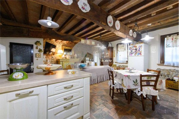casa indipendente in vendita a Bibbiano in zona Barco