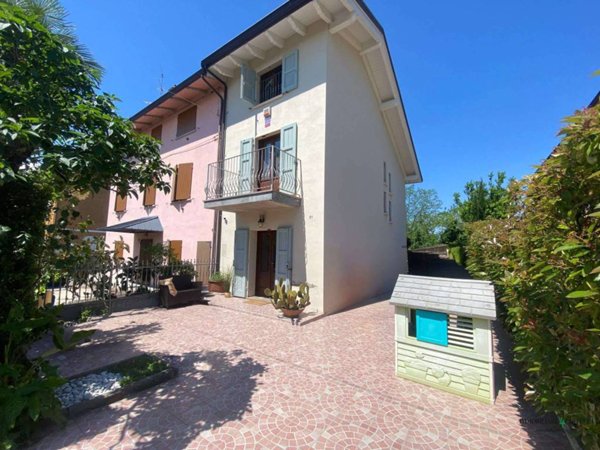 casa indipendente in vendita a Bibbiano in zona Ghiardo