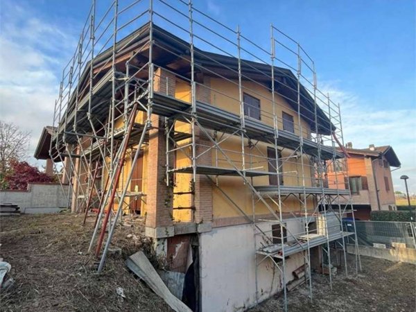 casa indipendente in vendita a Bibbiano