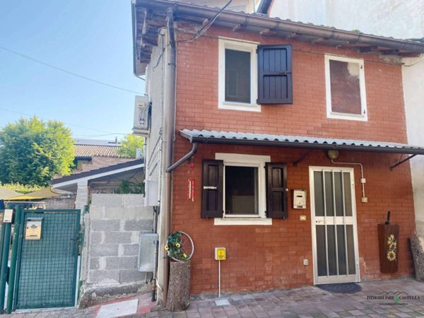 casa indipendente in vendita a Bibbiano in zona Barco