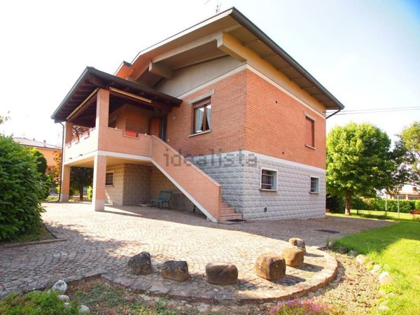 casa indipendente in vendita a Bibbiano