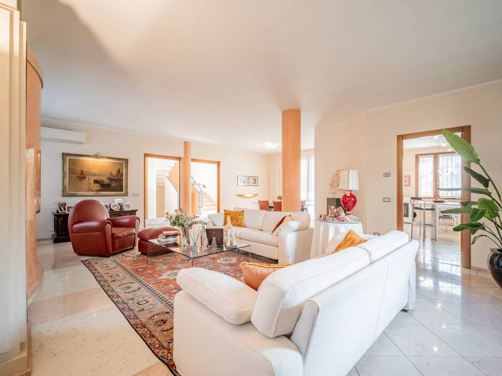 casa indipendente in vendita a Bibbiano in zona Barco