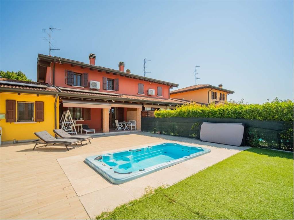 casa indipendente in vendita a Bibbiano
