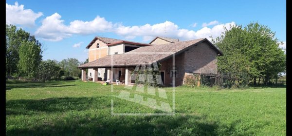 casa indipendente in vendita a Bibbiano