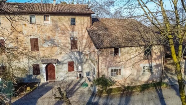 casale in vendita a Bibbiano in zona Barco
