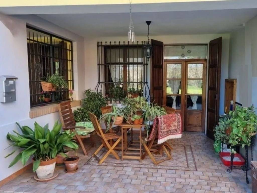 casa indipendente in vendita a Bibbiano in zona Barco